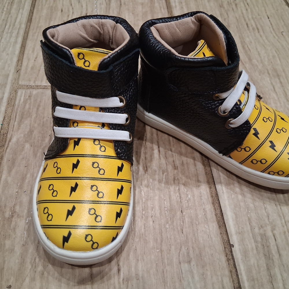 Monkey Feet Harry Potter Size 18-24mos High-Top Sneakers Nwot